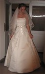 fotka Nádherné svatební šaty+spodnička, závoj a obal